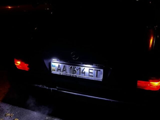 Черный Мерседес В124, объемом двигателя 2.6 л и пробегом 3 тыс. км за 1200 $, фото 5 на Automoto.ua