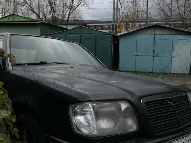 Черный Мерседес В124, объемом двигателя 2.6 л и пробегом 3 тыс. км за 1200 $, фото 1 на Automoto.ua