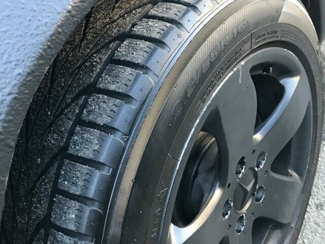 Черный Мерседес В124, объемом двигателя 3 л и пробегом 409 тыс. км за 2300 $, фото 8 на Automoto.ua