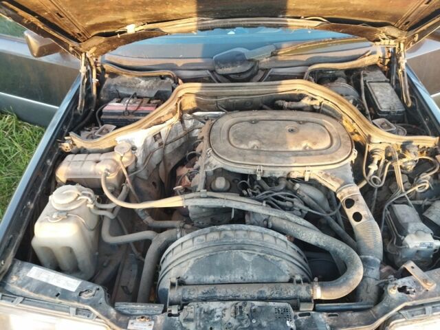 Черный Мерседес В124, объемом двигателя 2 л и пробегом 200 тыс. км за 2200 $, фото 8 на Automoto.ua