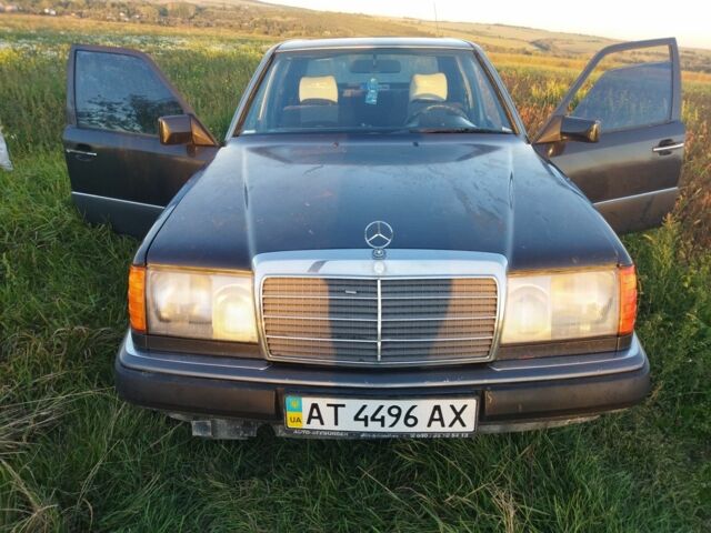 Черный Мерседес В124, объемом двигателя 2 л и пробегом 200 тыс. км за 2200 $, фото 4 на Automoto.ua