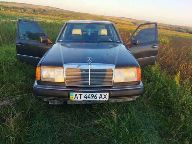Черный Мерседес В124, объемом двигателя 2 л и пробегом 200 тыс. км за 2200 $, фото 1 на Automoto.ua