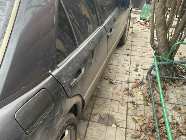 Черный Мерседес В124, объемом двигателя 2.3 л и пробегом 450 тыс. км за 1418 $, фото 2 на Automoto.ua