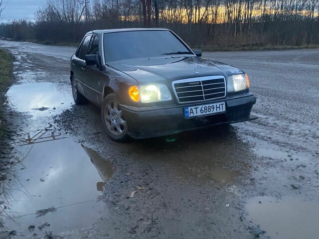 Черный Мерседес В124, объемом двигателя 2.3 л и пробегом 1 тыс. км за 2500 $, фото 1 на Automoto.ua