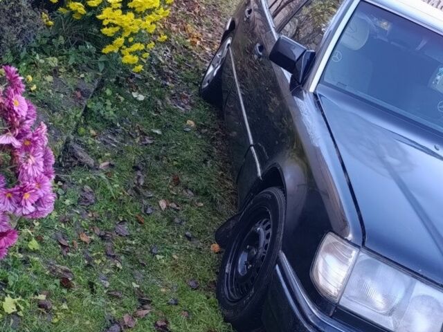 Черный Мерседес В124, объемом двигателя 2.5 л и пробегом 358 тыс. км за 1900 $, фото 1 на Automoto.ua