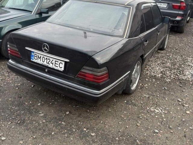Черный Мерседес В124, объемом двигателя 2.8 л и пробегом 500 тыс. км за 2500 $, фото 2 на Automoto.ua