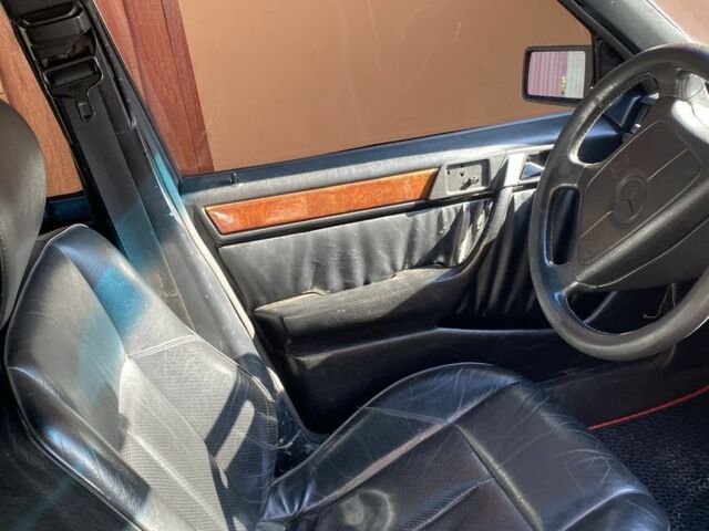 Фиолетовый Мерседес В124, объемом двигателя 2.3 л и пробегом 400 тыс. км за 2500 $, фото 11 на Automoto.ua