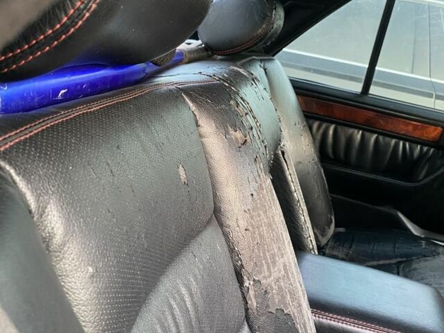 Фиолетовый Мерседес В124, объемом двигателя 2.3 л и пробегом 400 тыс. км за 2500 $, фото 7 на Automoto.ua