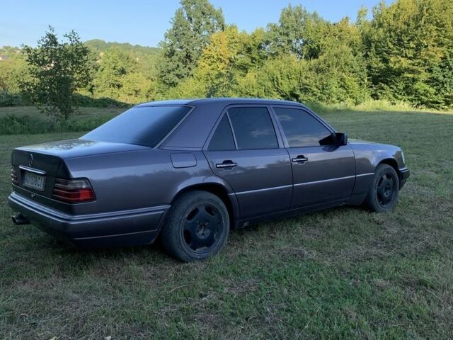 Фіолетовий Мерседес В124, об'ємом двигуна 2.8 л та пробігом 365 тис. км за 3700 $, фото 3 на Automoto.ua