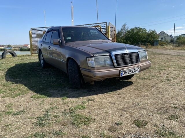 Коричневий Мерседес В124, об'ємом двигуна 2.3 л та пробігом 580 тис. км за 1650 $, фото 2 на Automoto.ua