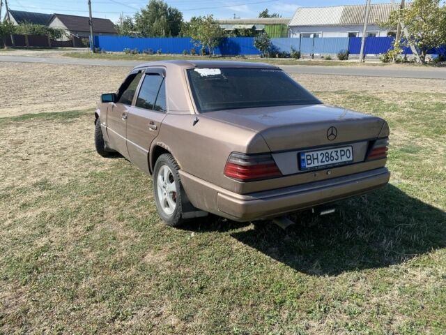 Коричневий Мерседес В124, об'ємом двигуна 2.3 л та пробігом 580 тис. км за 1650 $, фото 3 на Automoto.ua