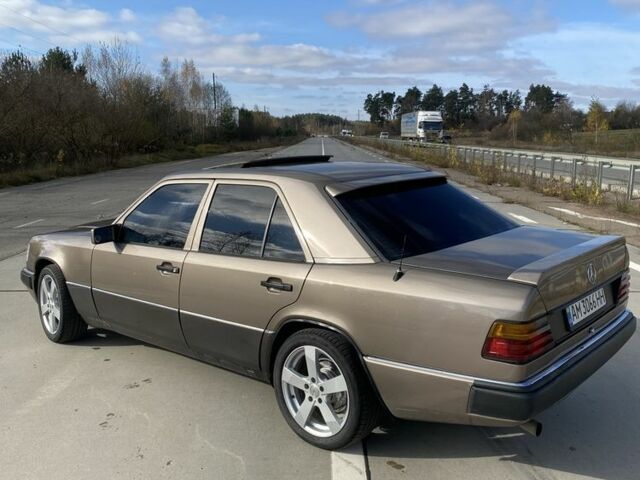 Коричневый Мерседес В124, объемом двигателя 2.3 л и пробегом 480 тыс. км за 2900 $, фото 2 на Automoto.ua