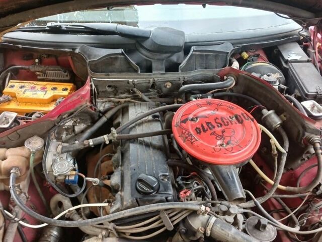 Мерседес В124 1989 в Борисполе на Automoto.ua Красный Мерседес В124, объемом двигателя 2.3 л и пробегом 300 тыс. км за 1400 $, фото 3 на Automoto.ua