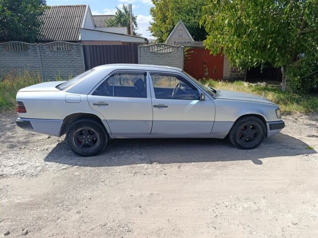 Сірий Мерседес В124, об'ємом двигуна 2.5 л та пробігом 100 тис. км за 1400 $, фото 3 на Automoto.ua