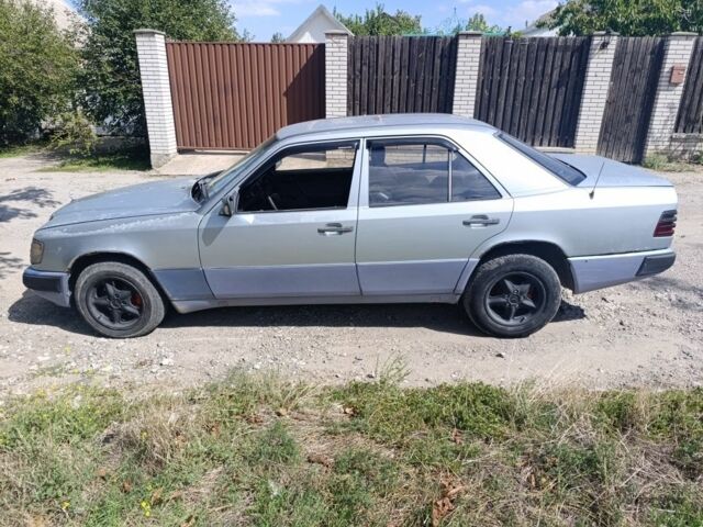 Сірий Мерседес В124, об'ємом двигуна 2.5 л та пробігом 100 тис. км за 1400 $, фото 2 на Automoto.ua