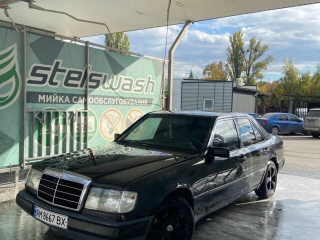 Серый Мерседес В124, объемом двигателя 2 л и пробегом 300 тыс. км за 1650 $, фото 3 на Automoto.ua