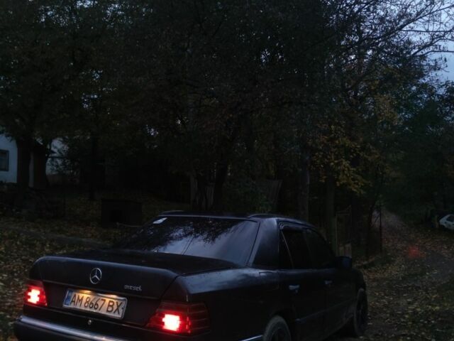 Серый Мерседес В124, объемом двигателя 2 л и пробегом 300 тыс. км за 1650 $, фото 2 на Automoto.ua