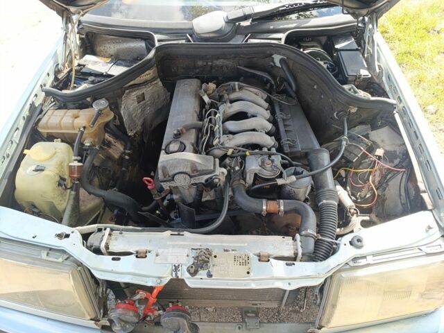 Сірий Мерседес В124, об'ємом двигуна 2.5 л та пробігом 100 тис. км за 1400 $, фото 5 на Automoto.ua