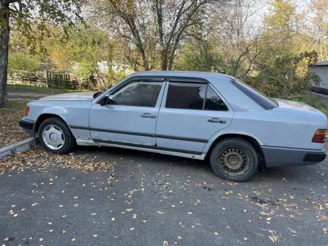 Серый Мерседес В124, объемом двигателя 2 л и пробегом 3 тыс. км за 700 $, фото 5 на Automoto.ua