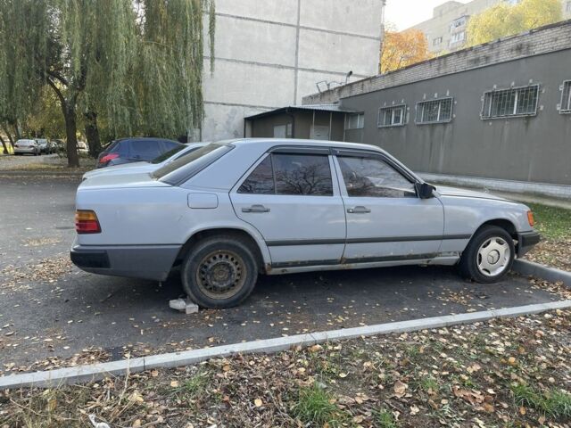 Серый Мерседес В124, объемом двигателя 2 л и пробегом 3 тыс. км за 700 $, фото 7 на Automoto.ua