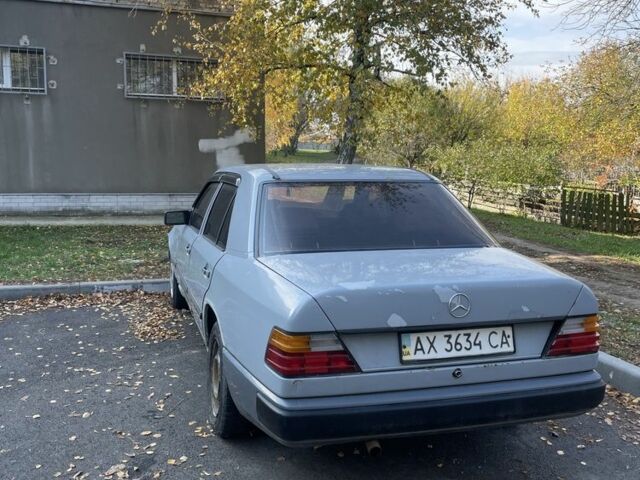 Серый Мерседес В124, объемом двигателя 2 л и пробегом 3 тыс. км за 700 $, фото 3 на Automoto.ua