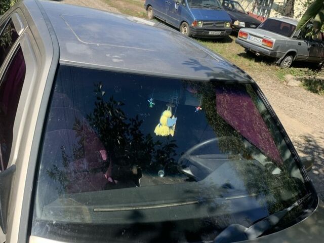 Серый Мерседес В124, объемом двигателя 2.5 л и пробегом 360 тыс. км за 2200 $, фото 7 на Automoto.ua