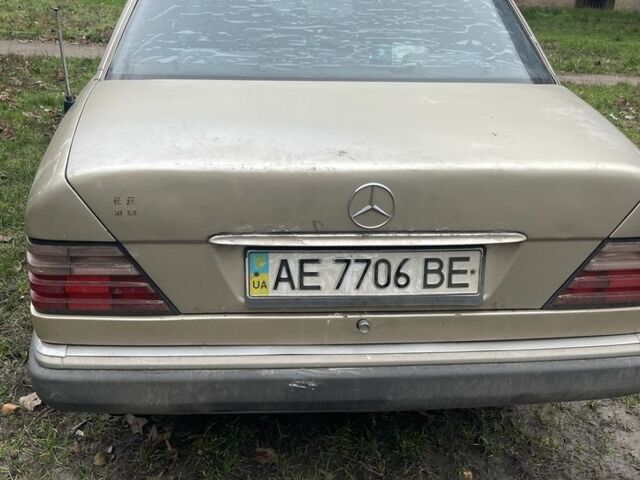 Сірий Мерседес В124, об'ємом двигуна 2.6 л та пробігом 400 тис. км за 1500 $, фото 3 на Automoto.ua