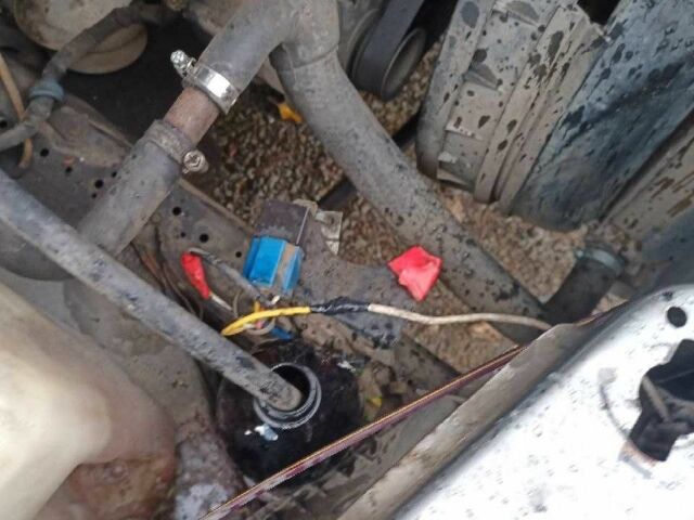 Серый Мерседес В124, объемом двигателя 2.3 л и пробегом 270 тыс. км за 2500 $, фото 15 на Automoto.ua