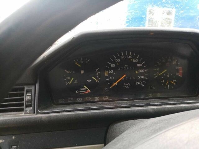 Серый Мерседес В124, объемом двигателя 2.3 л и пробегом 270 тыс. км за 2500 $, фото 21 на Automoto.ua