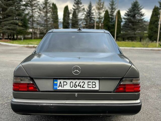 Мерседес В124 1988 у Стрые на Automoto.ua Сірий Мерседес В124, об'ємом двигуна 2.3 л та пробігом 3 тис. км за 1750 $, фото 3 на Automoto.ua
