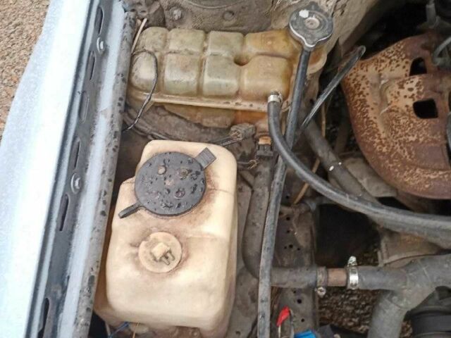 Серый Мерседес В124, объемом двигателя 2.3 л и пробегом 270 тыс. км за 2500 $, фото 19 на Automoto.ua