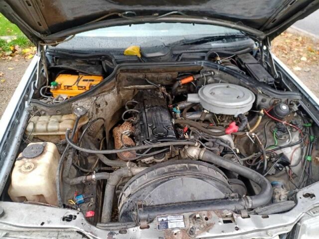 Серый Мерседес В124, объемом двигателя 2.3 л и пробегом 270 тыс. км за 2500 $, фото 17 на Automoto.ua