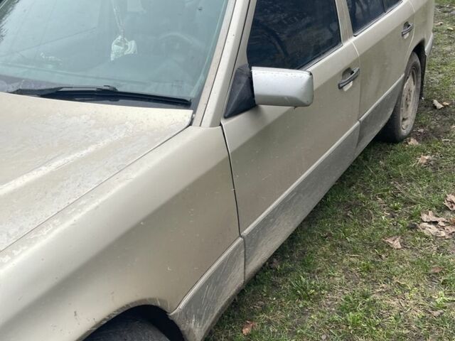 Сірий Мерседес В124, об'ємом двигуна 2.6 л та пробігом 400 тис. км за 1500 $, фото 2 на Automoto.ua