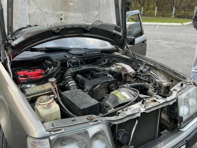 Мерседес В124 1988 у Стрые на Automoto.ua Сірий Мерседес В124, об'ємом двигуна 2.3 л та пробігом 3 тис. км за 1750 $, фото 13 на Automoto.ua