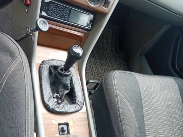 Серый Мерседес В124, объемом двигателя 2.3 л и пробегом 270 тыс. км за 2500 $, фото 23 на Automoto.ua