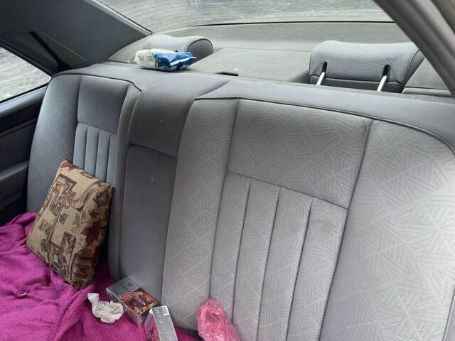 Сірий Мерседес В124, об'ємом двигуна 2.6 л та пробігом 400 тис. км за 1500 $, фото 8 на Automoto.ua