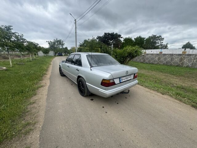 Сірий Мерседес В124, об'ємом двигуна 2.3 л та пробігом 280 тис. км за 2450 $, фото 3 на Automoto.ua