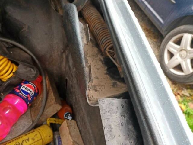 Серый Мерседес В124, объемом двигателя 2.3 л и пробегом 270 тыс. км за 2500 $, фото 6 на Automoto.ua