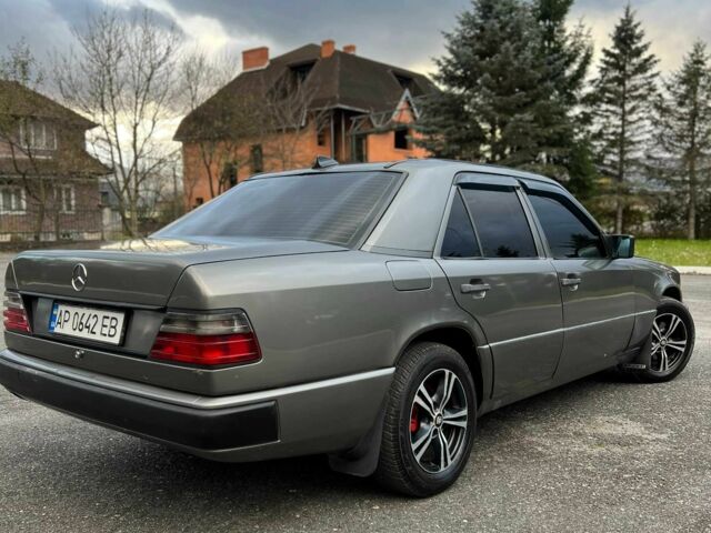 Мерседес В124 1988 у Стрые на Automoto.ua Сірий Мерседес В124, об'ємом двигуна 2.3 л та пробігом 3 тис. км за 1750 $, фото 4 на Automoto.ua
