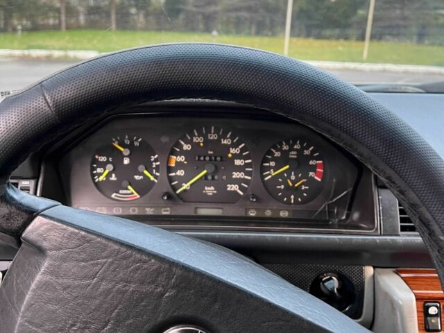 Мерседес В124 1988 у Стрые на Automoto.ua Сірий Мерседес В124, об'ємом двигуна 2.3 л та пробігом 3 тис. км за 1750 $, фото 8 на Automoto.ua