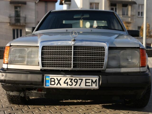 Сірий Мерседес В124, об'ємом двигуна 2 л та пробігом 350 тис. км за 1699 $, фото 1 на Automoto.ua