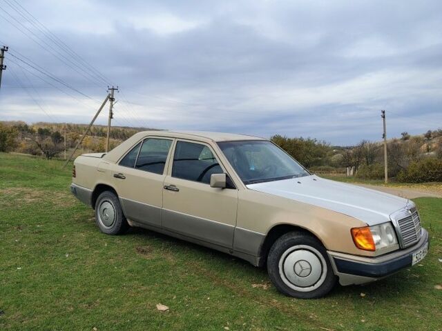 Сірий Мерседес В124, об'ємом двигуна 3 л та пробігом 311 тис. км за 1900 $, фото 1 на Automoto.ua