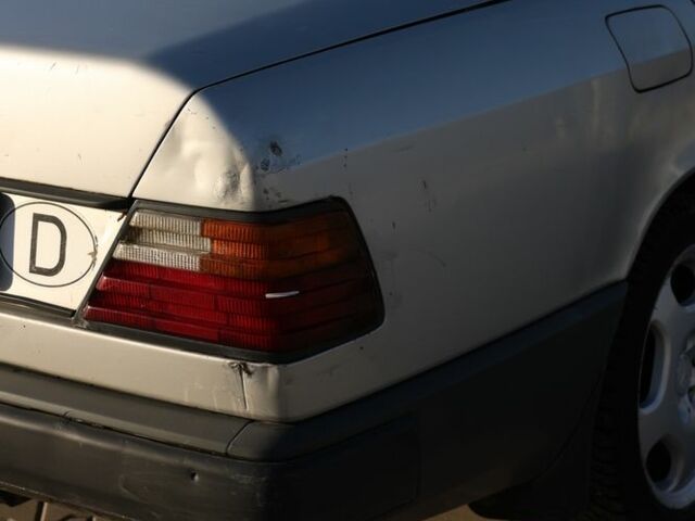 Сірий Мерседес В124, об'ємом двигуна 2 л та пробігом 350 тис. км за 1699 $, фото 11 на Automoto.ua