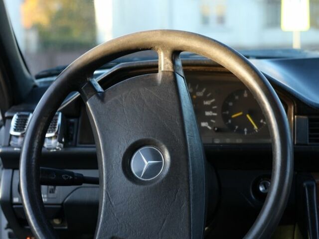 Сірий Мерседес В124, об'ємом двигуна 2 л та пробігом 350 тис. км за 1699 $, фото 18 на Automoto.ua