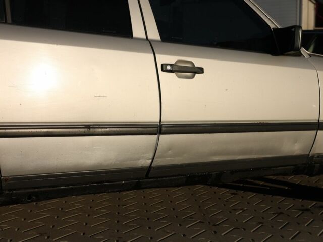 Сірий Мерседес В124, об'ємом двигуна 2 л та пробігом 350 тис. км за 1699 $, фото 7 на Automoto.ua