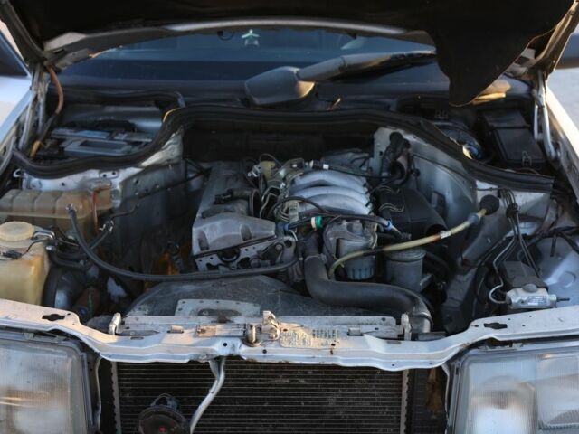 Сірий Мерседес В124, об'ємом двигуна 2 л та пробігом 350 тис. км за 1699 $, фото 22 на Automoto.ua