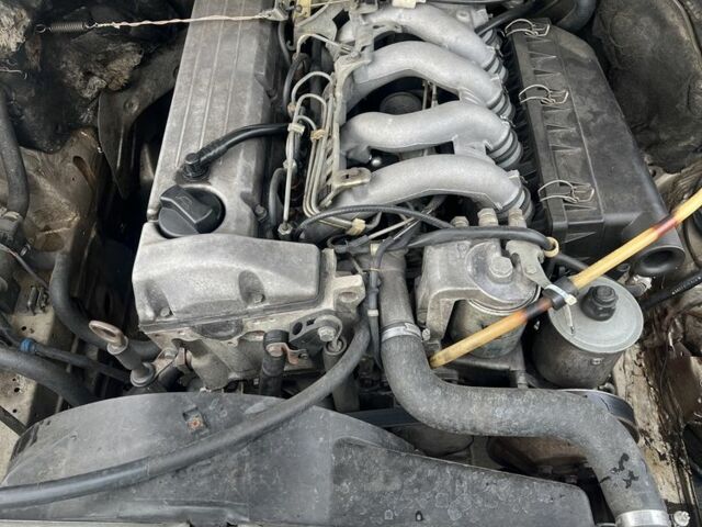 Серый Мерседес В124, объемом двигателя 2.5 л и пробегом 3 тыс. км за 4200 $, фото 8 на Automoto.ua