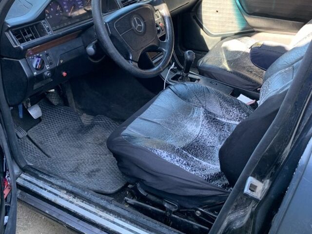 Сірий Мерседес В124, об'ємом двигуна 3 л та пробігом 250 тис. км за 1600 $, фото 6 на Automoto.ua