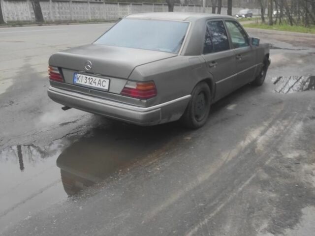 Серый Мерседес В124, объемом двигателя 2 л и пробегом 265 тыс. км за 1499 $, фото 2 на Automoto.ua