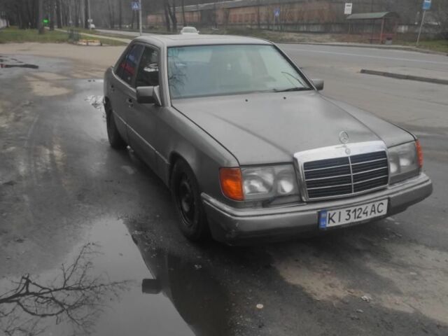 Серый Мерседес В124, объемом двигателя 2 л и пробегом 265 тыс. км за 1499 $, фото 1 на Automoto.ua